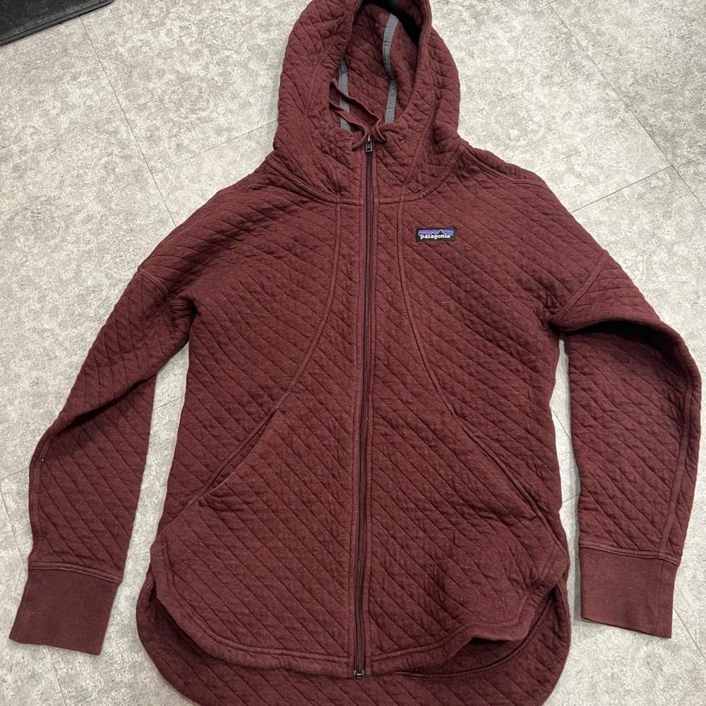 Patagonia Women's Quilted Maroon Hooded Zip Jacket